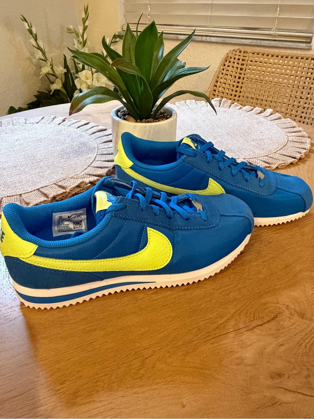 Nike Classic Cortez - Blue with Yellow Swoosh 6Y/7.5A.  kids - Picture 3 of 7